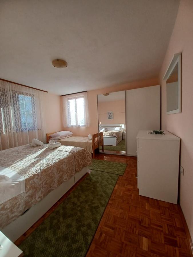 Apartments Simona ซริกเวนิซา ภายนอก รูปภาพ